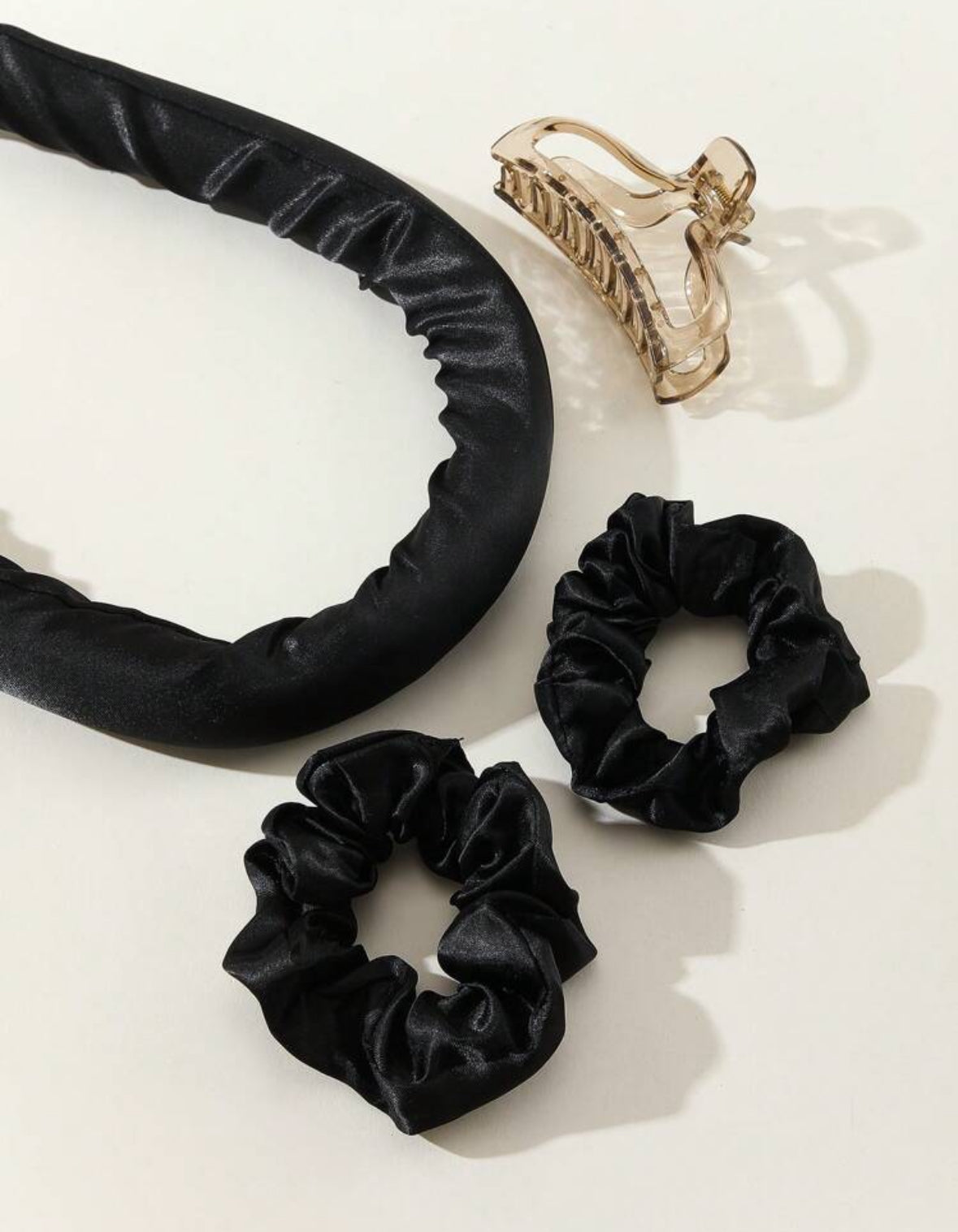 black hair curler,